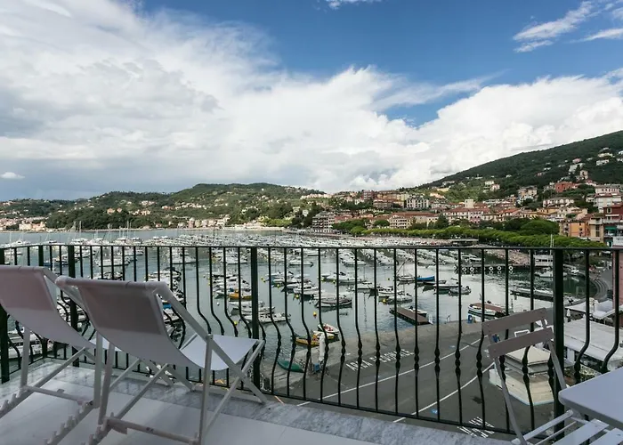 Casa degli ospiti: Al Molo Sea View Rooms