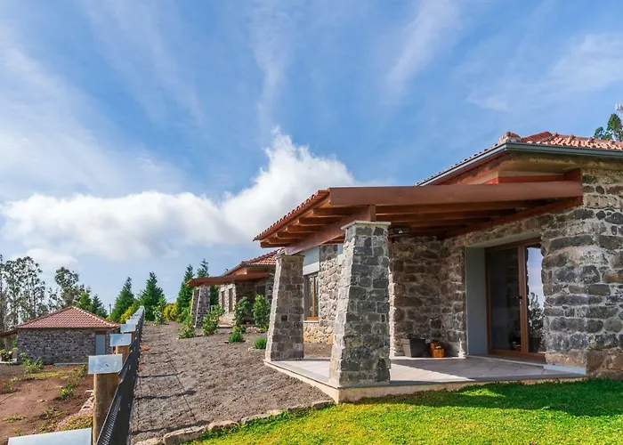 Rochão Village by Rent2U, Lda Calheta 