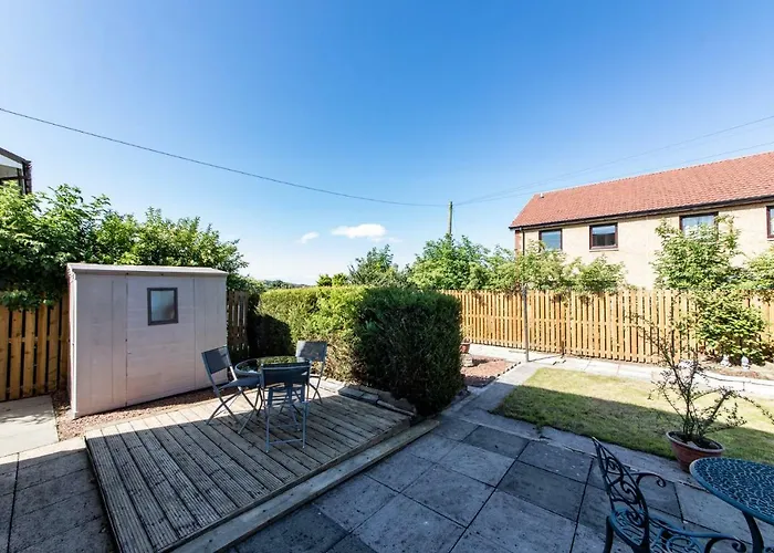  3 Bed House W/Drive & Garden V/Fast Wifi Near Bioquarter
