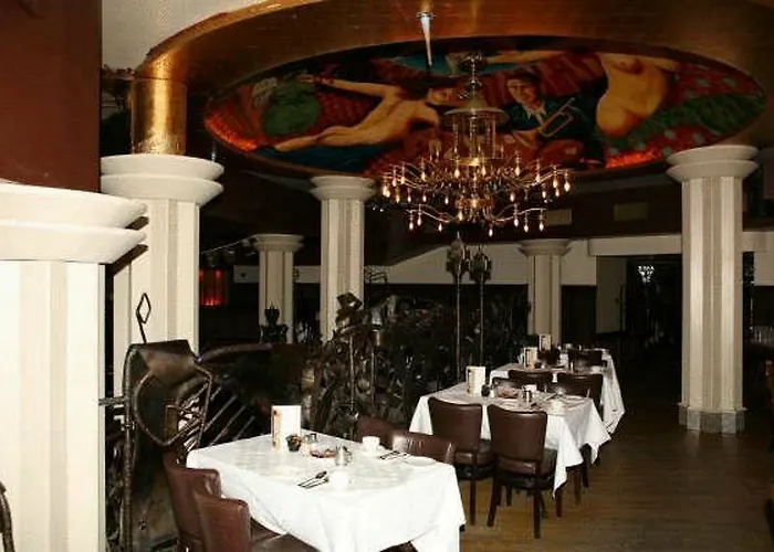 Boutique hotel only: Paramount Hotel