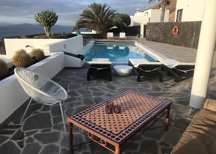 Villa: Villa V