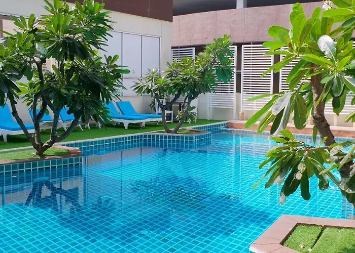 Furamaxclusive Sathorn,