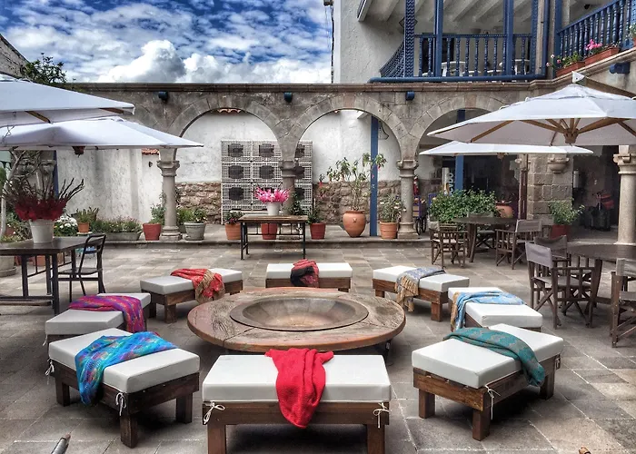 Luxury hotel only: El Mercado