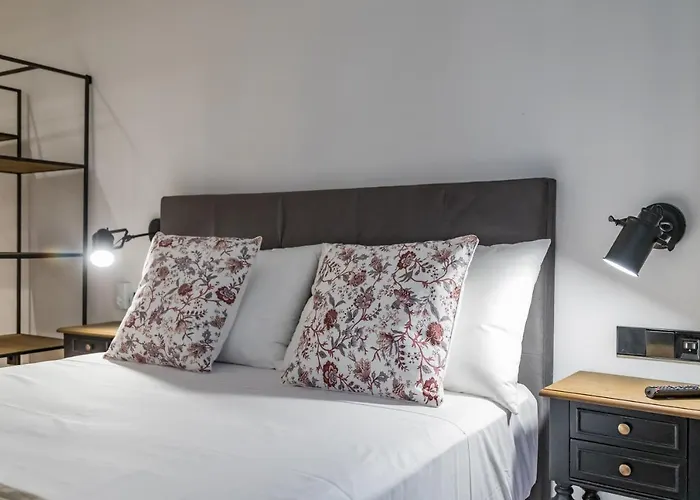 Hotel cerca del colegio: Goerlich By Alma Suites