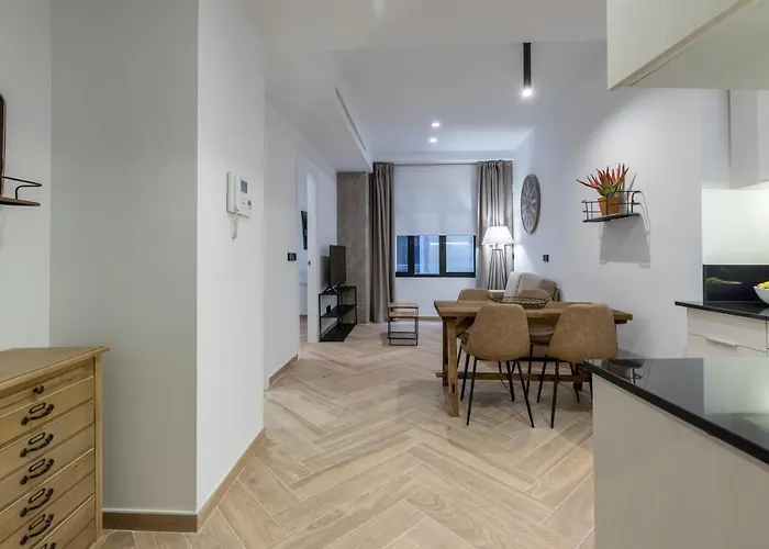 Hotel cerca del colegio: Goerlich By Alma Suites