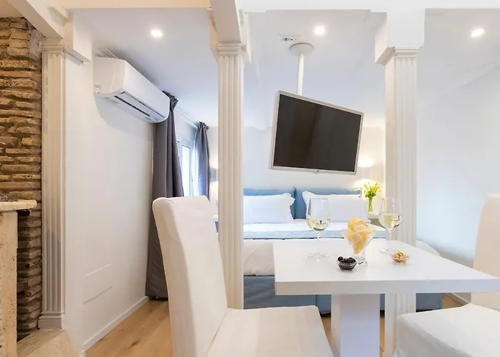 Hotel Ping Pong: Pantheonview - Luxury Suites