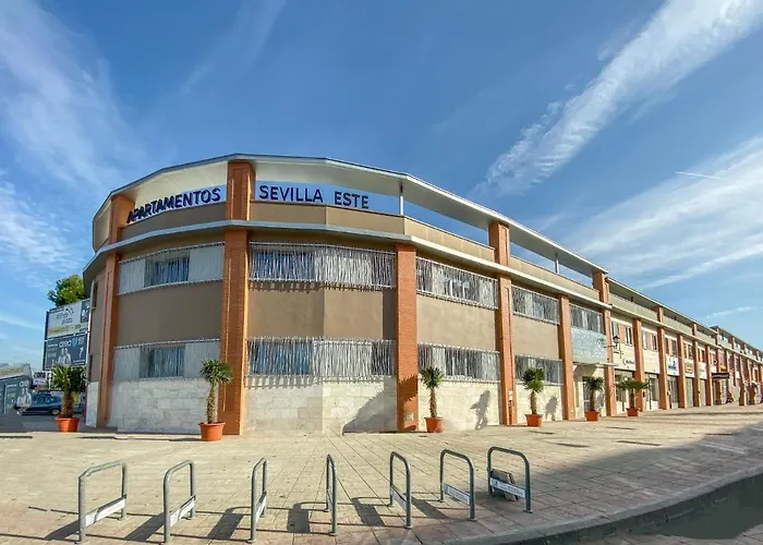 Alquiler de vacaciones: Apartamentos Sevilla Este by QHotels