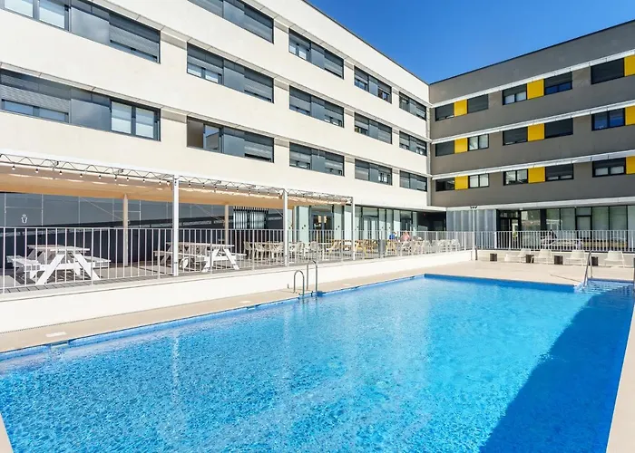  Residencia Universitaria Resa Campus