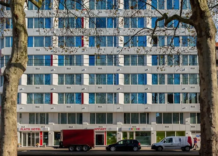 Apartahotel: Flat Hotel Midi 33