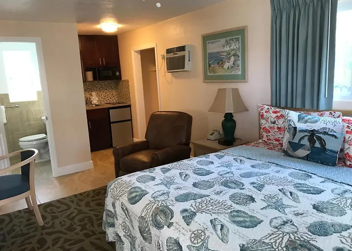 Carlton House And Suites